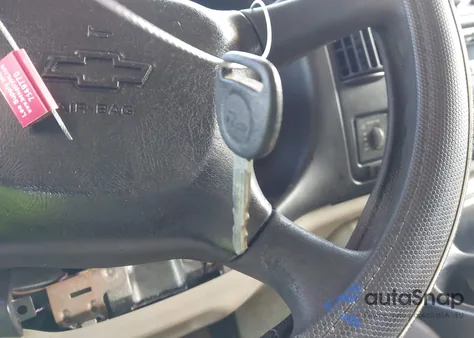 2002 Chevrolet Express z USA, uszkodzony, nr VIN 1GBFG15M821231463